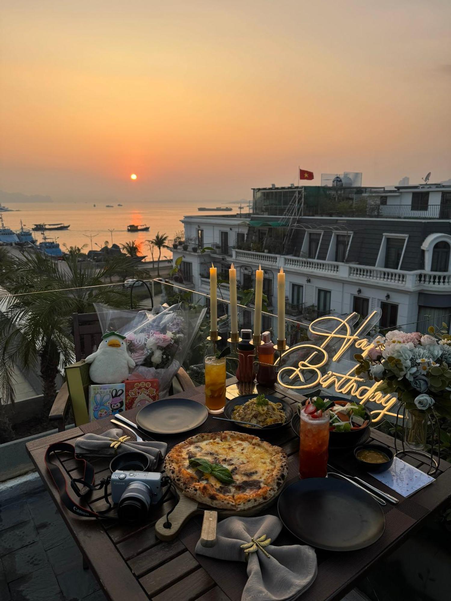 Hotel Deja Vu House Hạ Long Exterior foto